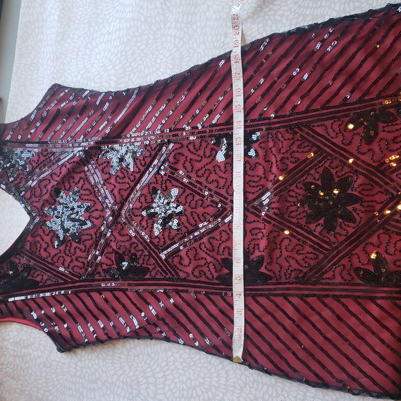 1920s Style Black & Red Sequined Sleeveless Cocktail Dress with Fringe - Picture 15 of 16
